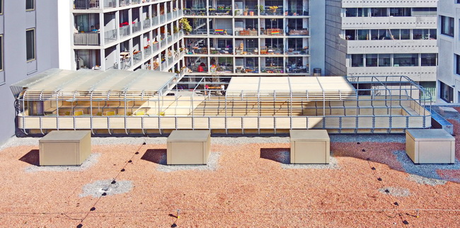 Accoaya Sitzfläche und Boden von Raucherlaube auf Dachterrasse