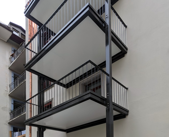 Balkonböden aus Verbundplatten, ohne Querträger